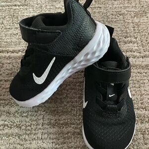 Nike Baby Sneakers Nike Revolution 6 TDV trainers